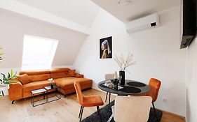 Symphony Apartments 42 - Modern Loft With Terrace And Grill In Central Location