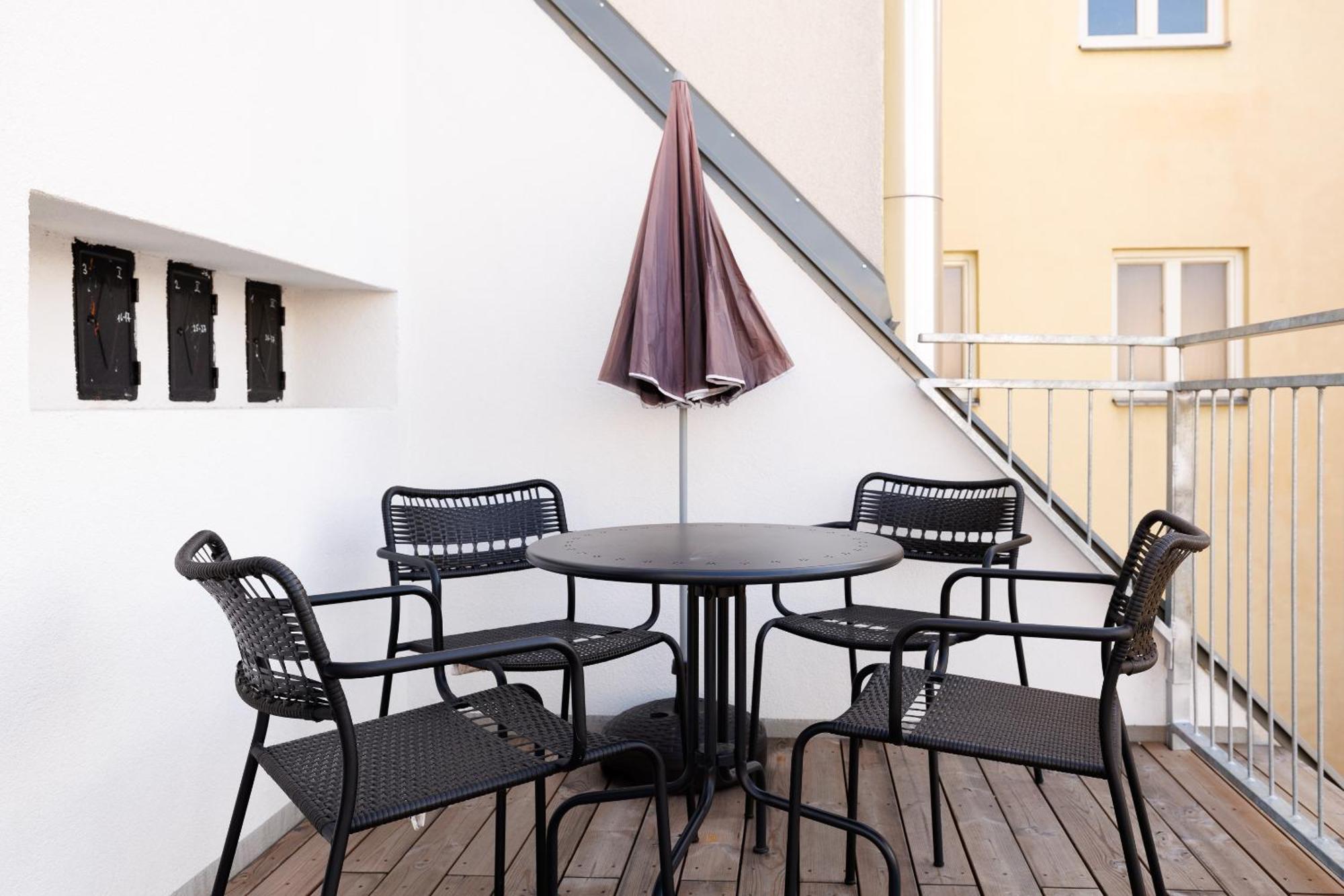 Symphony Apartments 42 - Modern Loft With Terrace And Grill In Central Location Wien Exterior foto